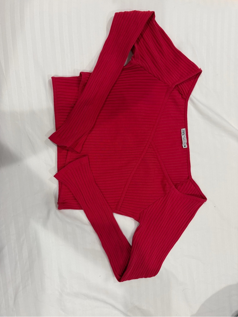 Zara Red Ribbed Long-Sleeve Crop Top